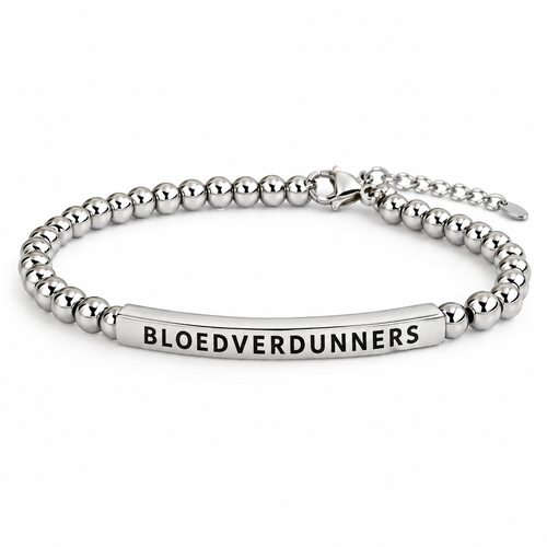 Zilveren bloedverdunners armband met gravure BLOEDVERDUNNERS op het gebogen plaatje